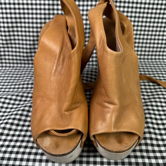 Chloe Studded Brown Leather Ankle Strap Wood Platform Clog Style Heel EU 38 - Picture 4 of 8